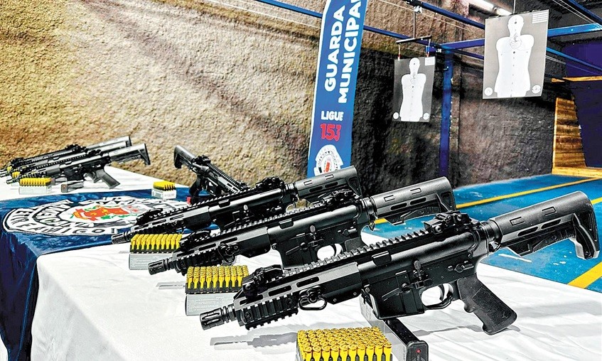 Governo Tarcísio e ‘bancada da bala’ aceleram distribuição de pistolas, carabinas e até fuzis para guardas municipais no interior