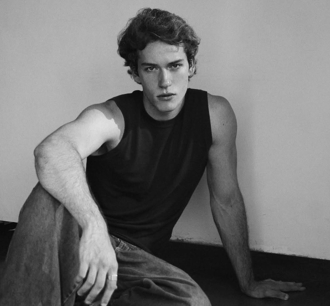 Pietro Antonelli, de 19 anos, brilhou neste ano, mas não foi com a mesma profissão dos pais, Giovanna Antonelli e Murilo Benício. O jovem decidiu seguir a carreira de modelo e fez a estreia também na São Paulo Fashion Week, em outubro — Foto: Reprodução/Instagram