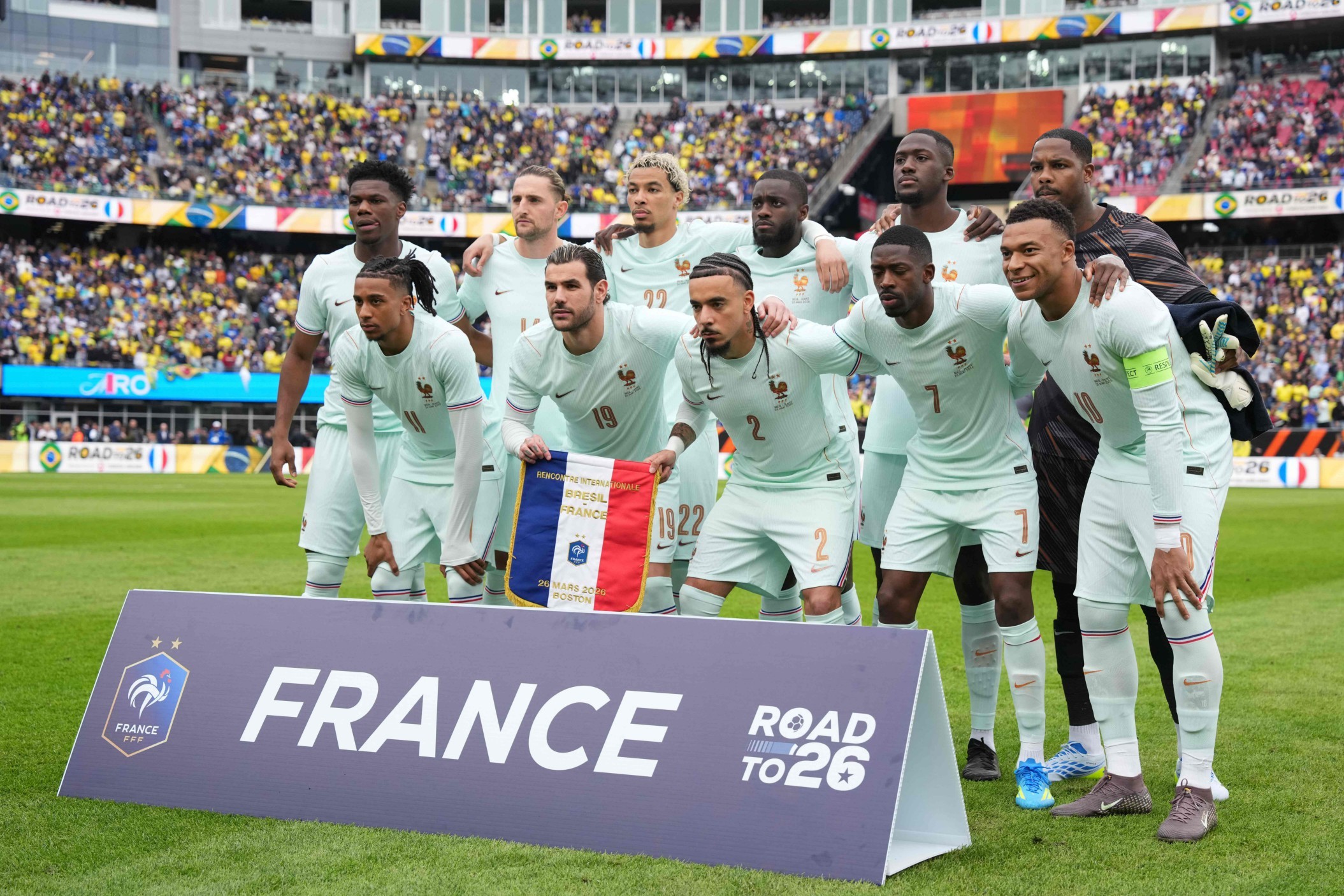 Crise à vista? Jogadores da França se incomodam com possível redução de pagamento por participação na Copa do Mundo