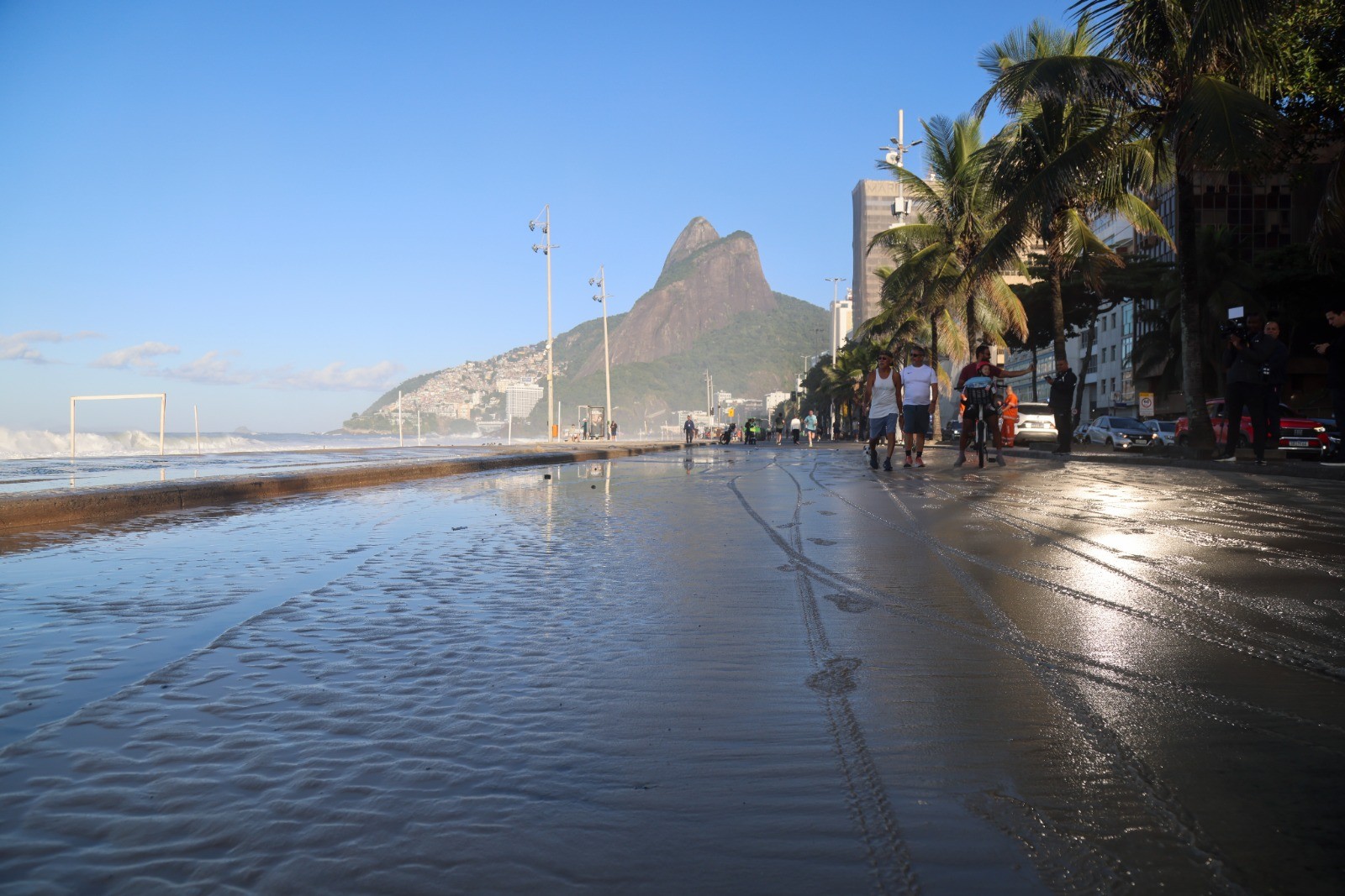 Fotógrafo registra ressaca no Rio com drone: 'Emociona ver o mar ...
