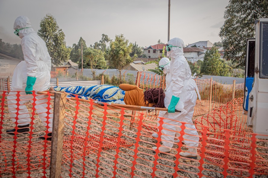 Epidemia de ebola na República Democrática do Congo causou 304 mortes ...