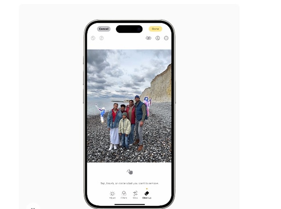 Apple Intelligence: saiba como vai funcionar a função para apagar pessoas nas fotos — Foto: Reprodução