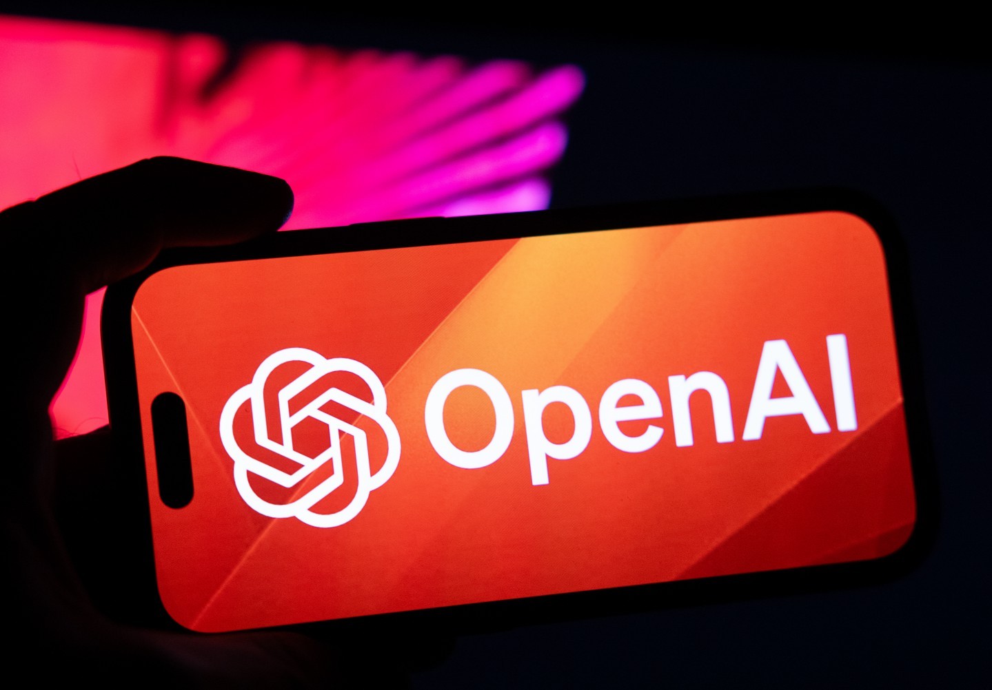 Funcionários da OpenAI e Anthropic pedem que os EUA ajudem a conter o ritmo do desenvolvimento da IA, diz agência