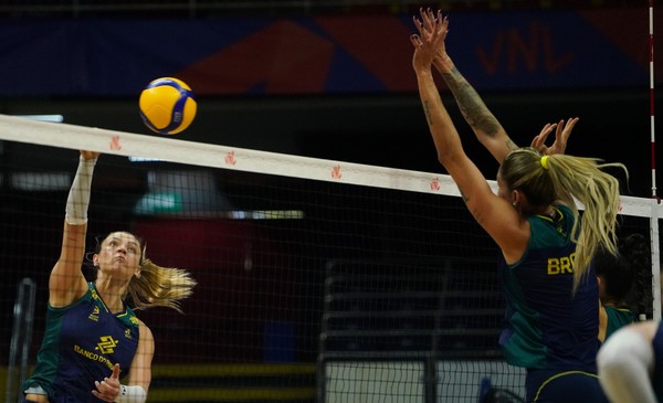 Thaisa comemora retorno à seleção brasileira de vôlei após cinco anos