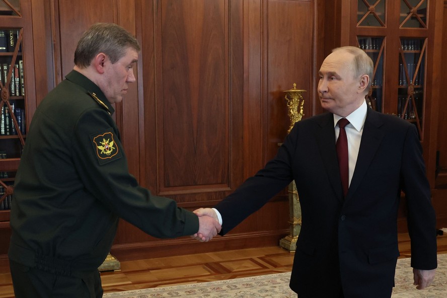 Putin anuncia 'tr&eacute;gua de P&aacute;scoa' na guerra contra a Ucr&acirc;nia