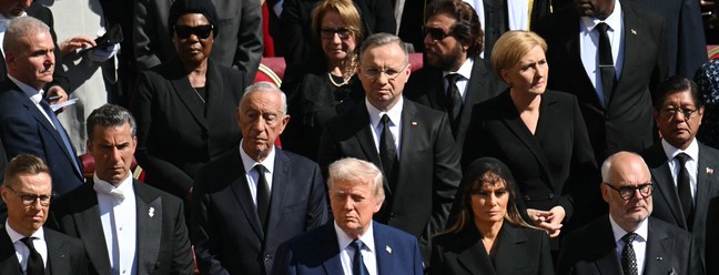 Autoridades, como Donald Trump, se reúnem no funeral do Papa Francisco — Foto: Mandel NGAN / AFP