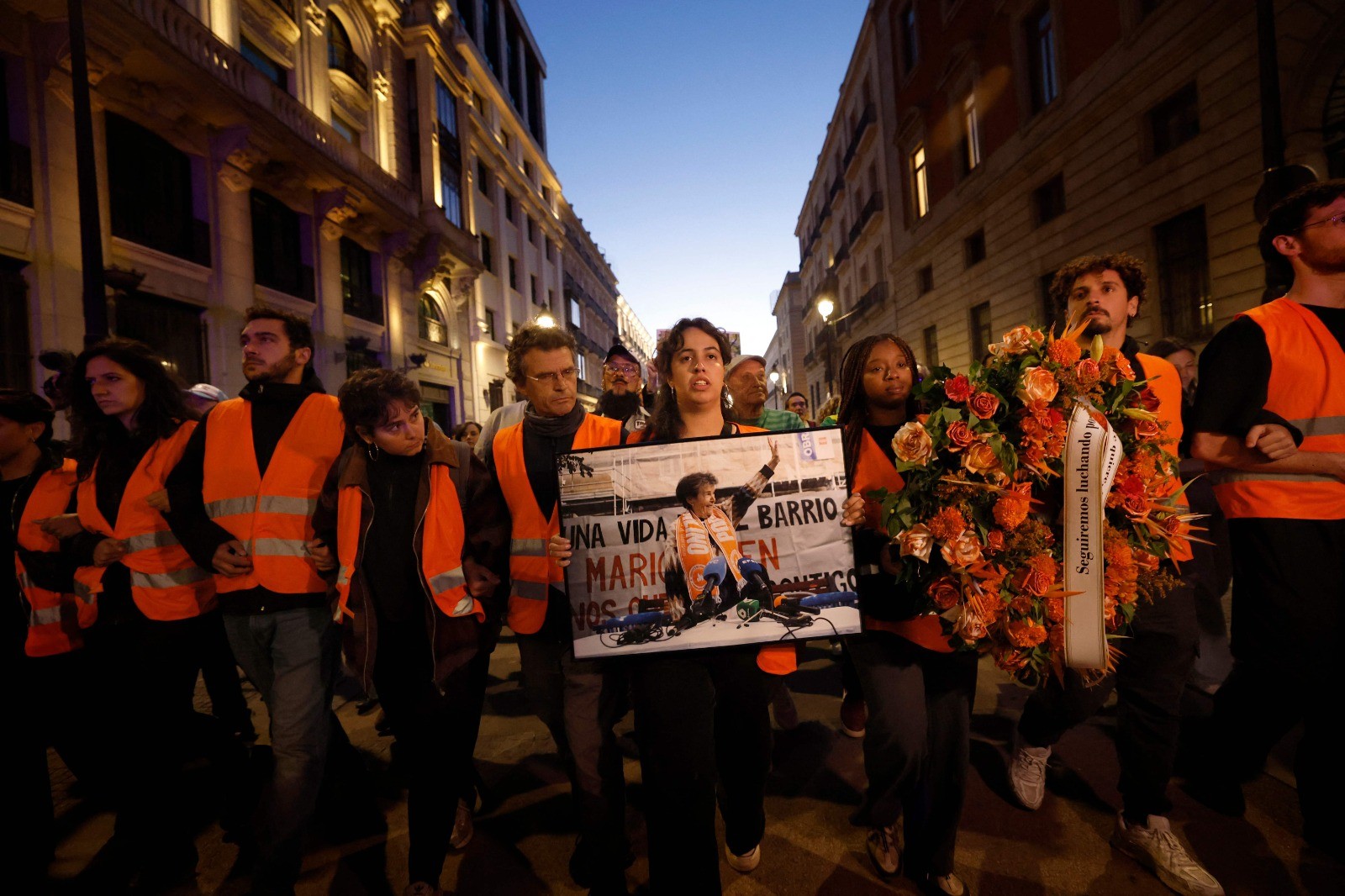 'Obrigada por tudo': centenas de pessoas homenageiam e se despedem de Maricarmen, crise da crise habitacional espanhola - Foto