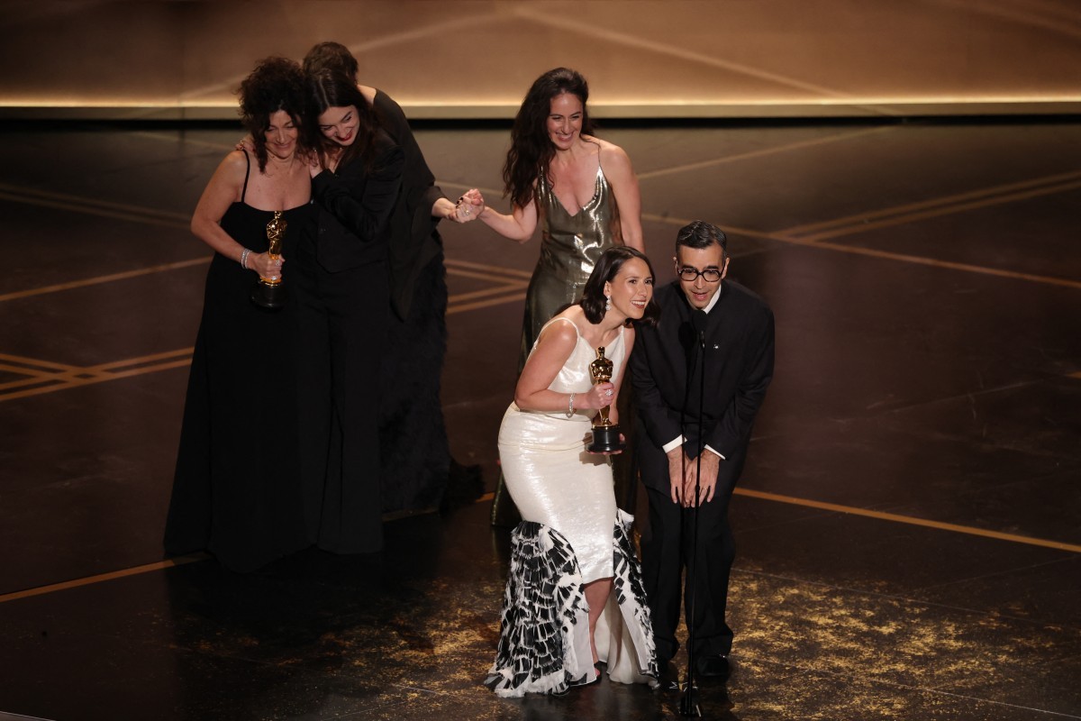 A categoria Melhor curta Live Action teve um empate: "Os cantores" e "Duas pessoas trocando saliva" — Foto: Patrick T. Fallon / AFP