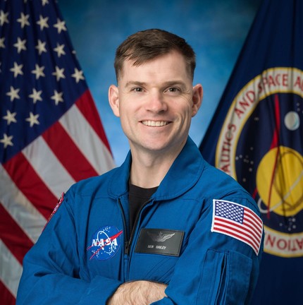 Ben Bailey, 38 anos – Oficial do Exército dos EUA, piloto de testes de helicópteros Black Hawk e Chinook, com mais de 2 mil horas de voo — Foto: NASA