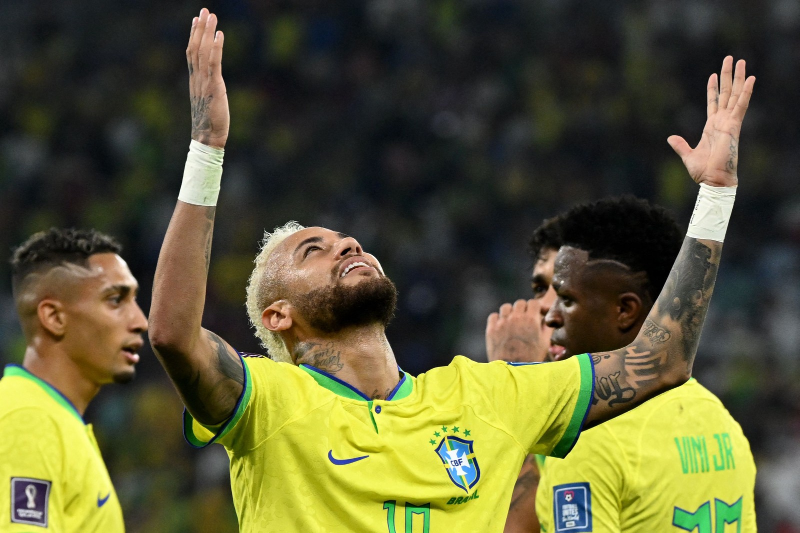 Neymar faz de pênalti e iguala marca de Ronaldo e Pelé: marcar em três copas diferentes — Foto: PABLO PORCIUNCULA/AFP