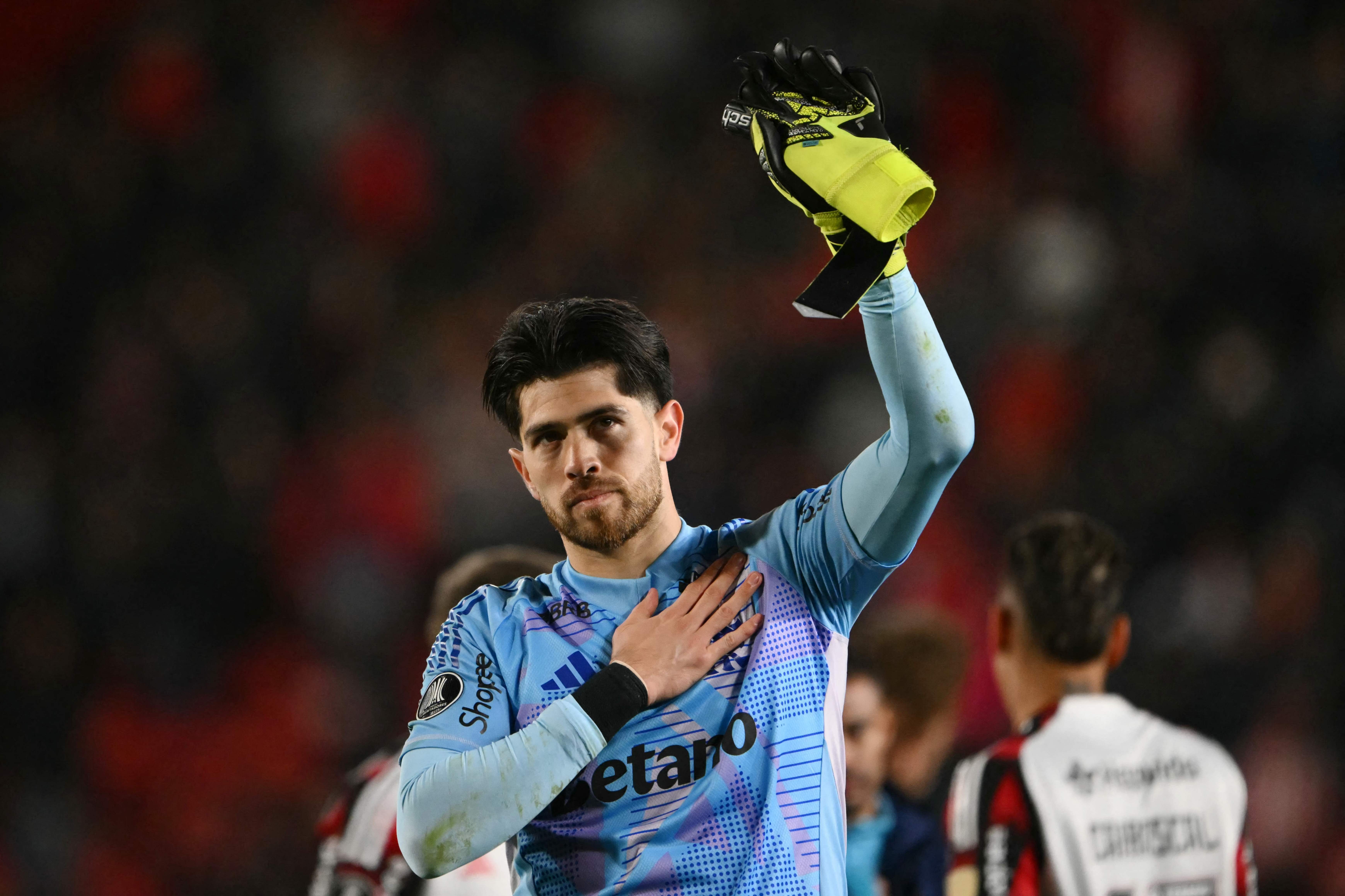 Flamengo amplia conversas para manter Rossi, vê Andrew dar resposta, mas analisa alternativas jovens para o gol - Foto