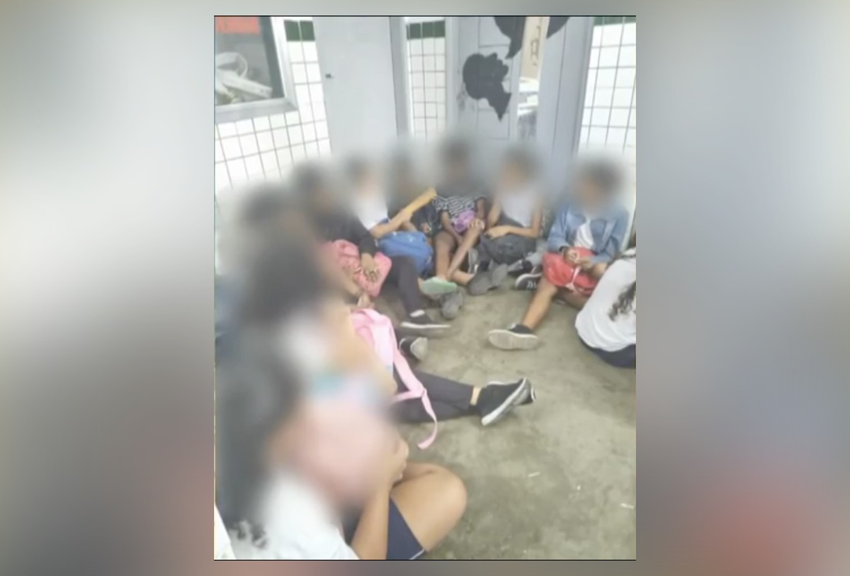Operação na Cidade de Deus tem estudantes abrigados em corredor, ônibus desviados e unidade de saúde fechadas