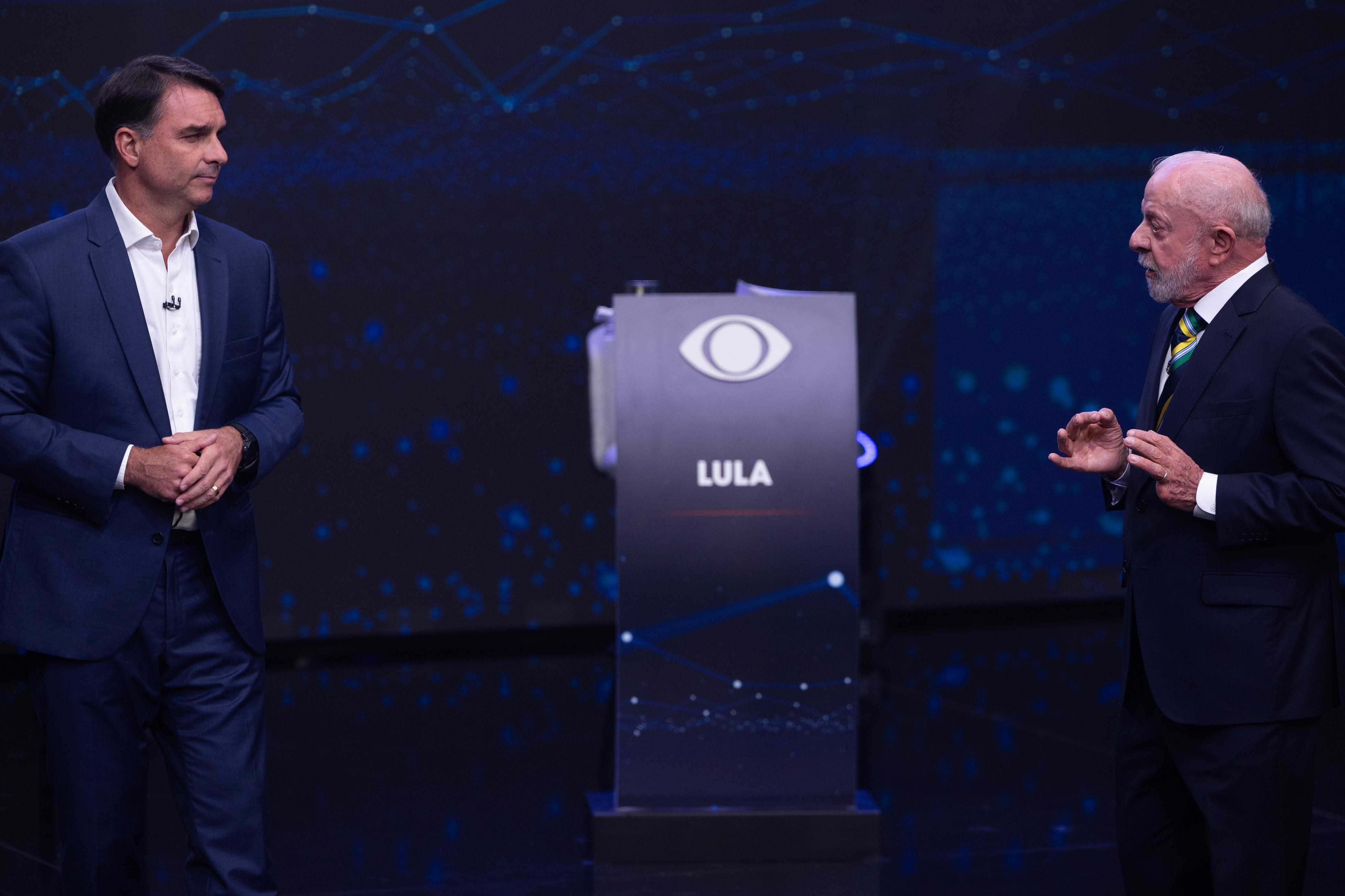 O que fez Flávio Bolsonaro não levar Alexandre de Moraes e STF para o debate da Band
