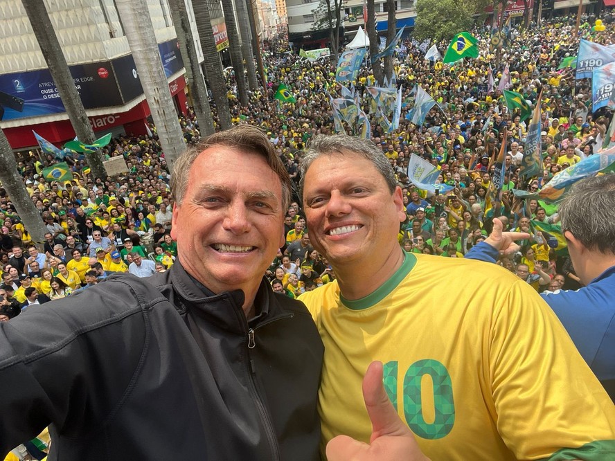 Tarcísio de Freitas e Jair Bolsonaro: o governador irá ao ato?