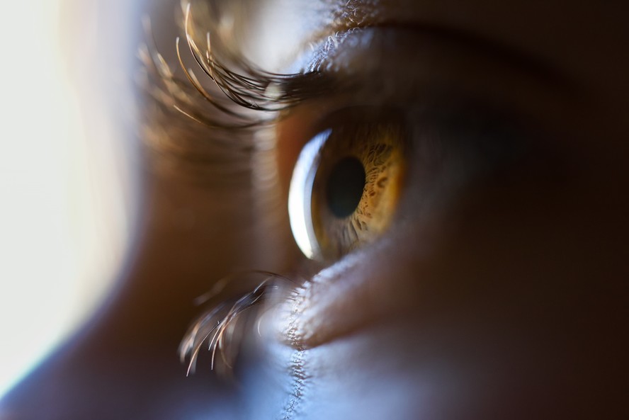 Olhos.
