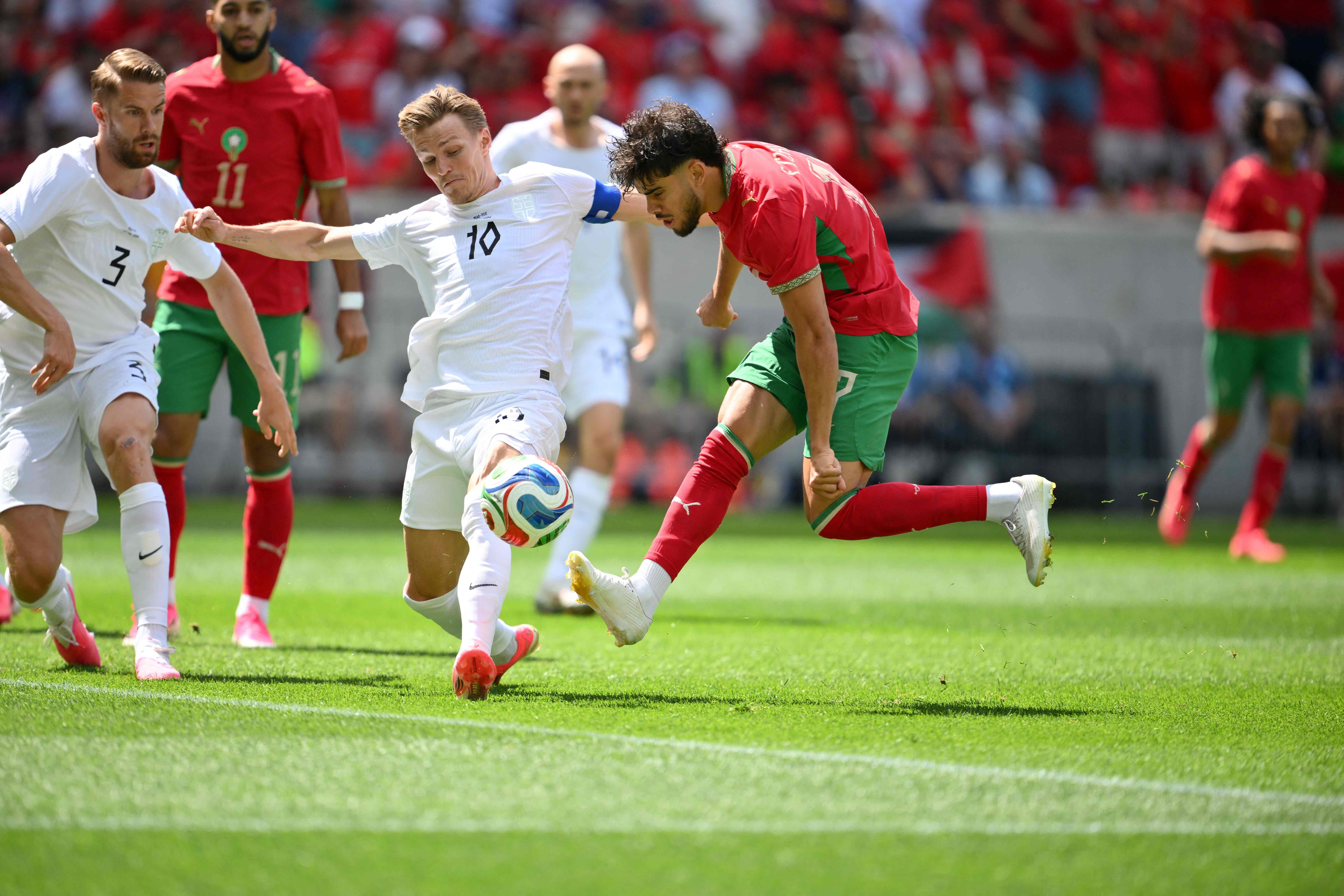 Dois titulares de Marrocos deixam o amistoso no primeiro tem