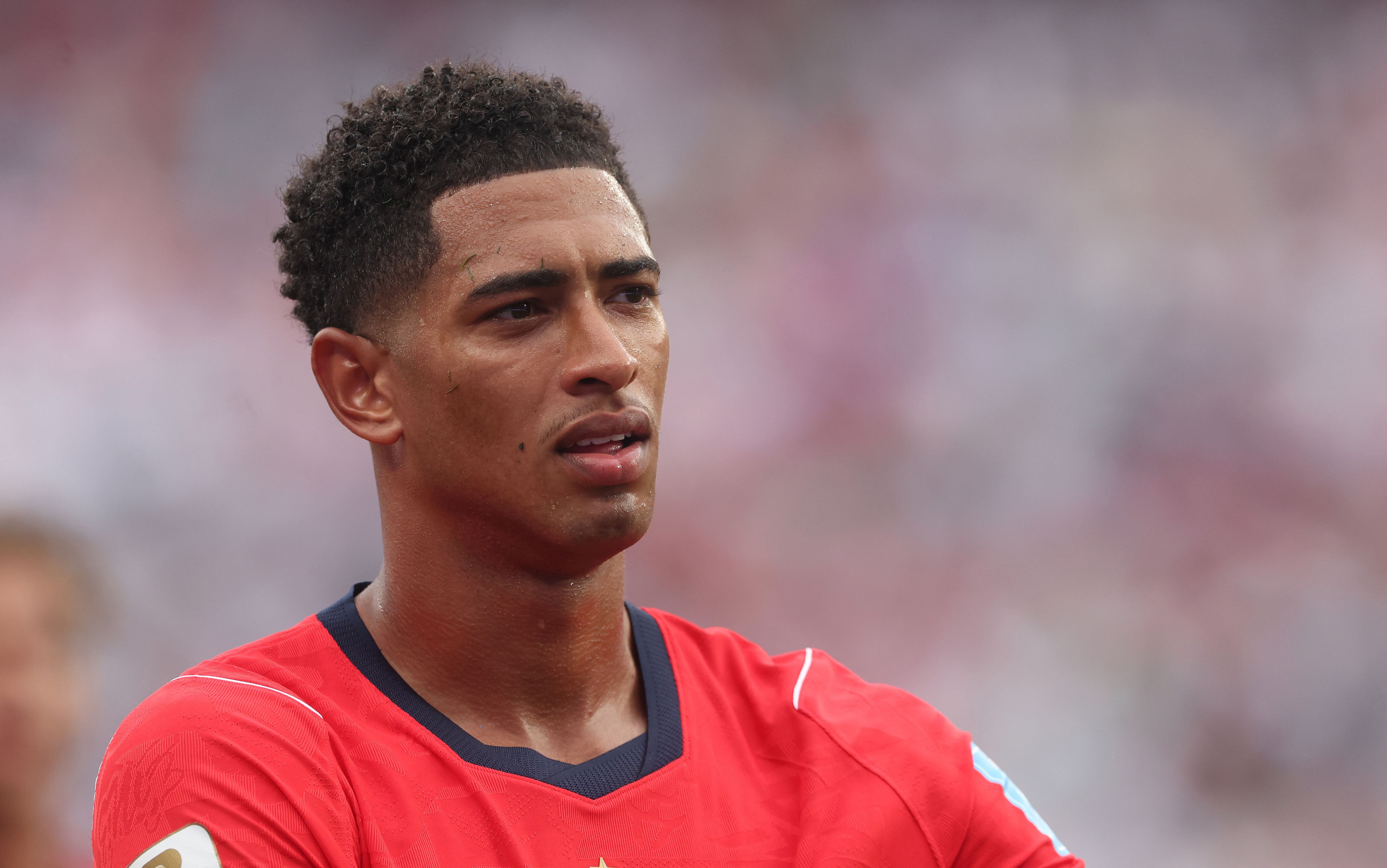 Bellingham é impedido de responder pergunta sobre Vini Jr após jogo da Inglaterra na Copa do Mundo; entenda