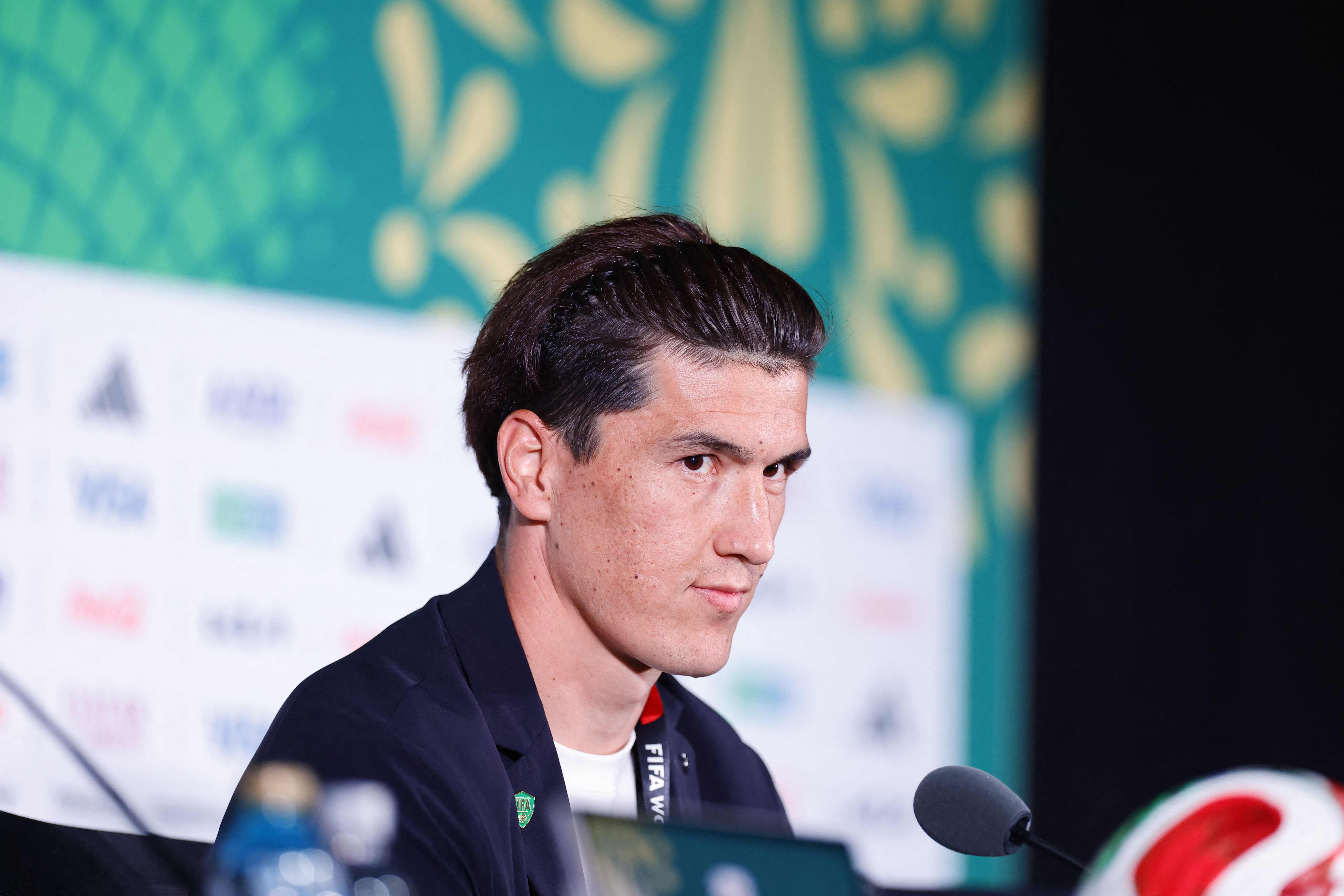 Maior artilheiro da história do Uzbequistão, Shomurodov já entrou em campo com Rivaldo; entenda