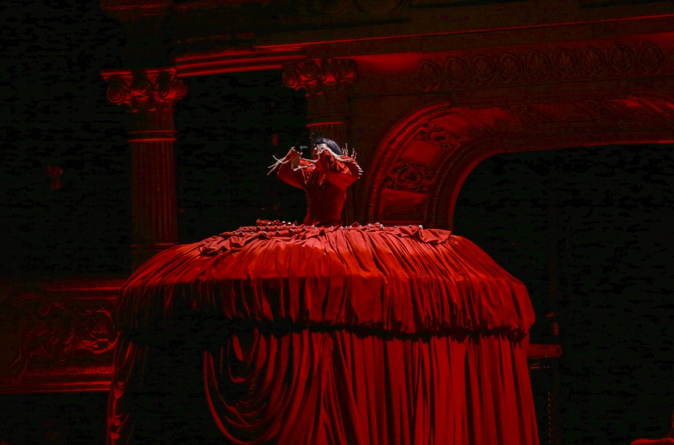 Lady Gaga no hit Abracadabra — Foto: Marcelo Theobald/Agência O Globo