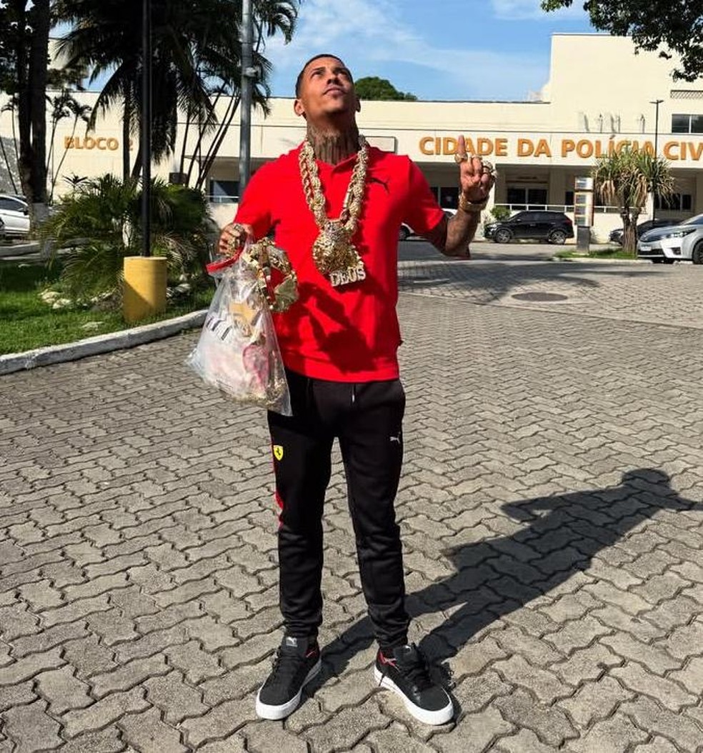 MC Poze do Rodo recupera joias apreendidas pela polícia — Foto: Reprodução / Instagram