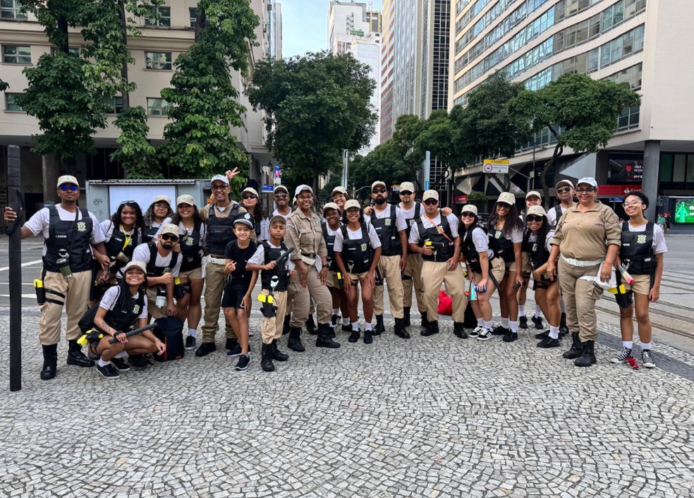Crianças homenageiam guardas municipais no bloco Cordão da Bola Preta — Foto: Divulgação/Guarda Municipal Rio