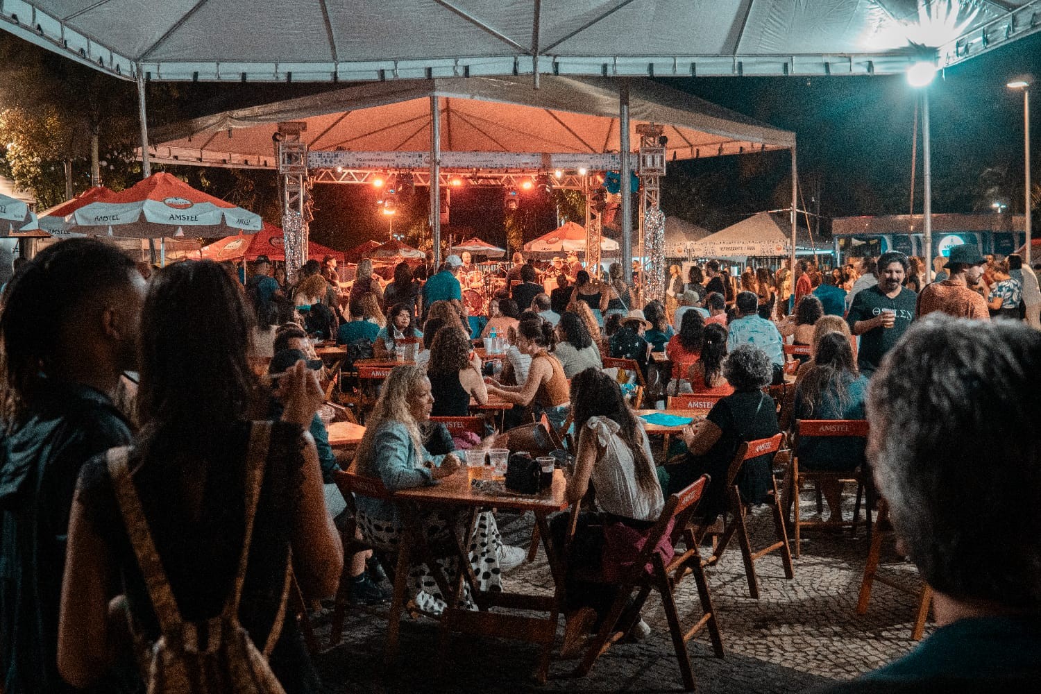 Previsão de chuva adia eventos que seriam realizados ao ar livre no fim de semana