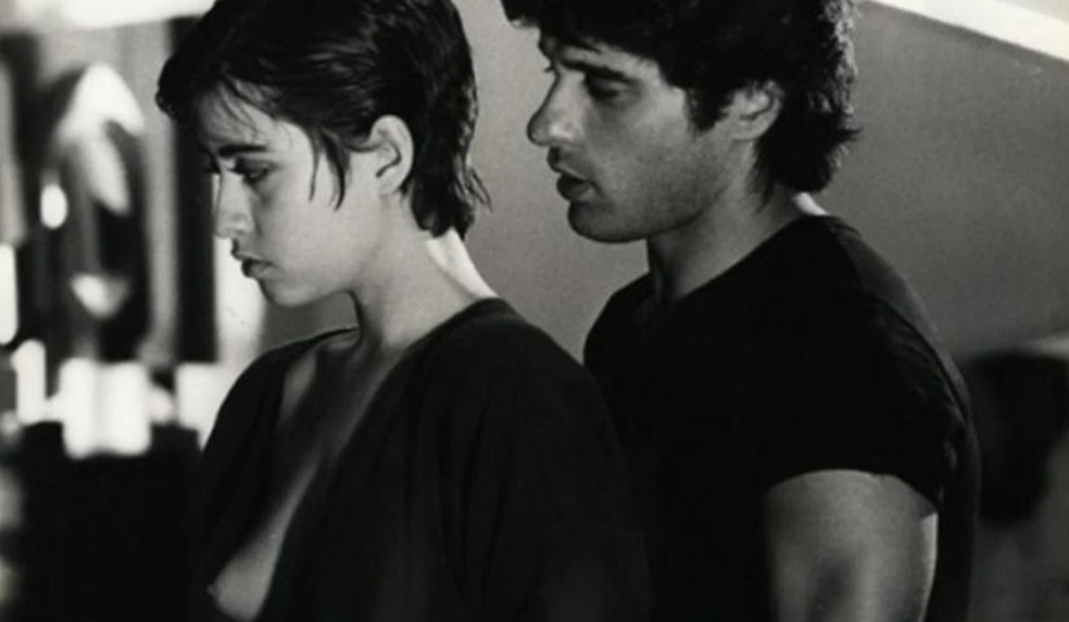 Fernanda Torres e Thales Pan Chacon em cena de "Eu sei que vou te amar" — Foto: Reprodução