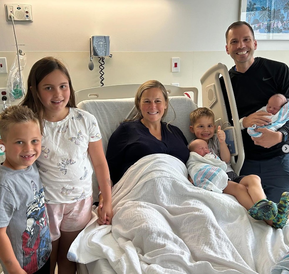 Chuva de gêmeos 7 pares de irmãos nascem 'ao mesmo tempo' em hospital