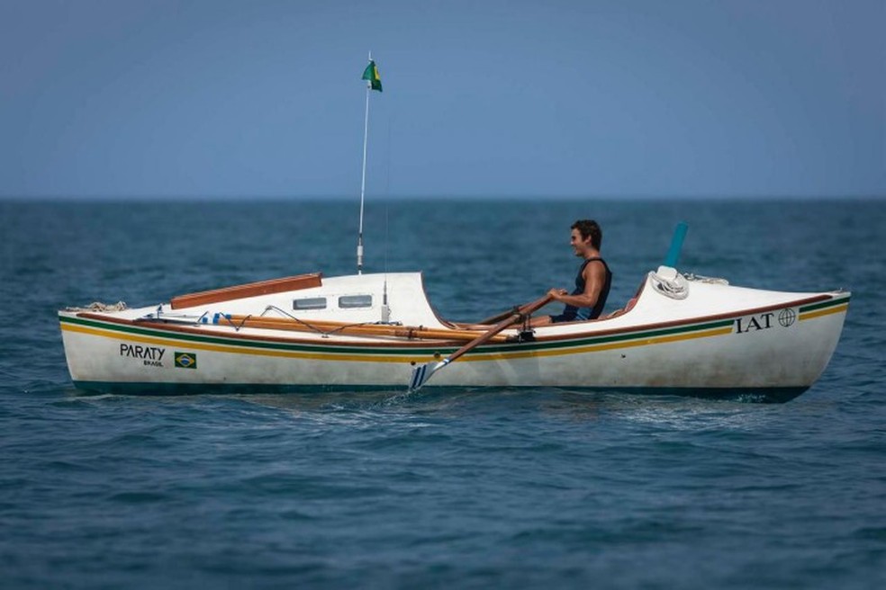 Filipe Bragança, como Amyr Klink em'100 dias' — Foto: Divulgação