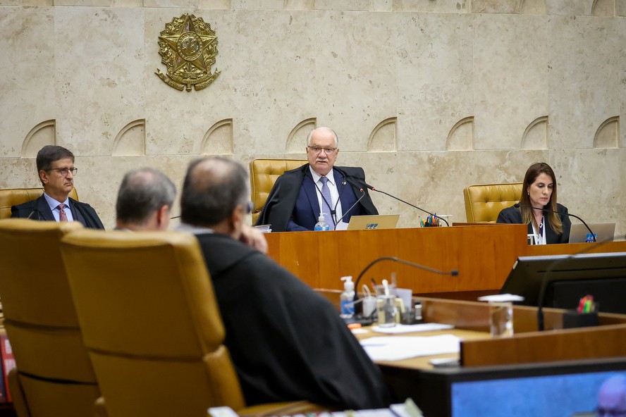 O presidente do STF, Edson Fachin, em sessão no plenário da Corte