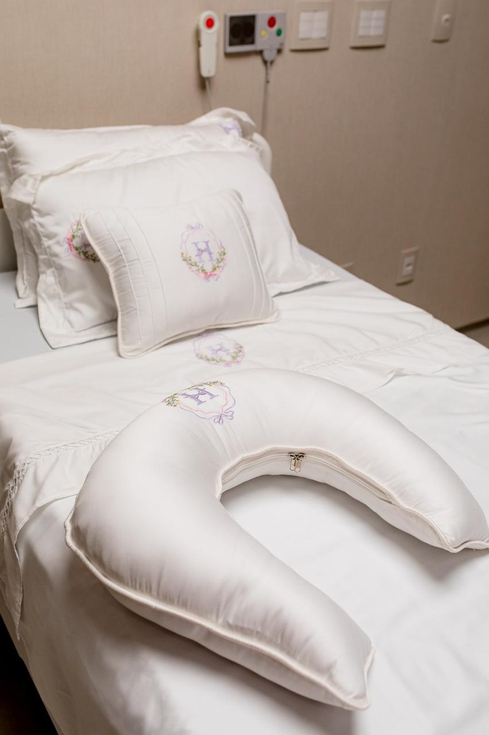 Cada vez mais sofisticadas e afetivas, as decorações de maternidade deixaram de ser apenas um mimo para se tornarem verdadeiras “mini festas” que celebram os primeiros dias de vida do bebê — Foto: Divulgação
