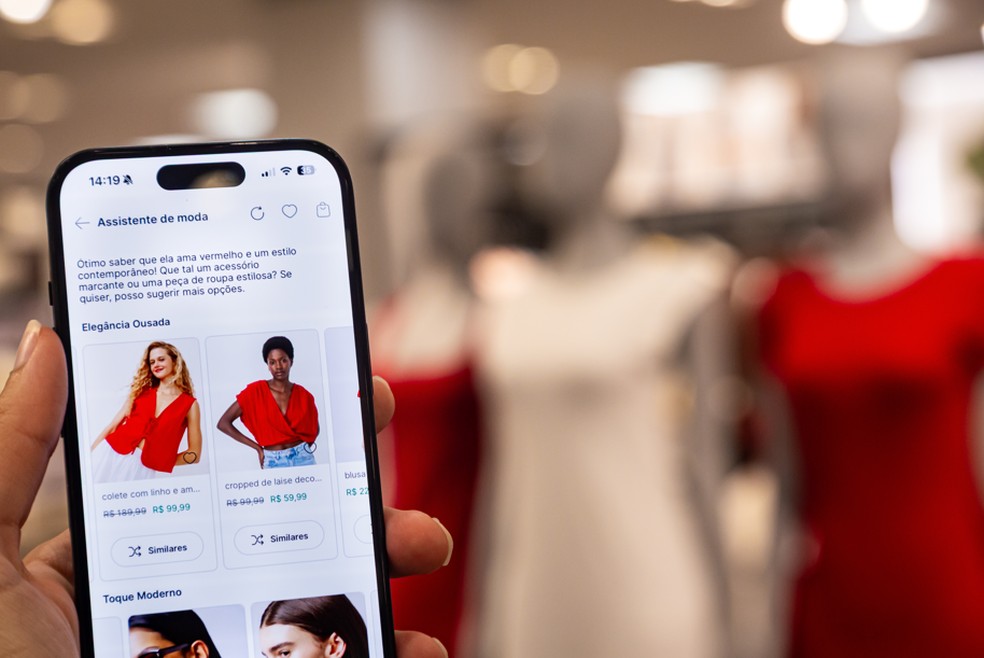 C&A launched “AI Personal Shopper” in November, a type of AI-enabled digital consultant that can be found in a tab of the brand’s app — Photo: Júlia Aguiar