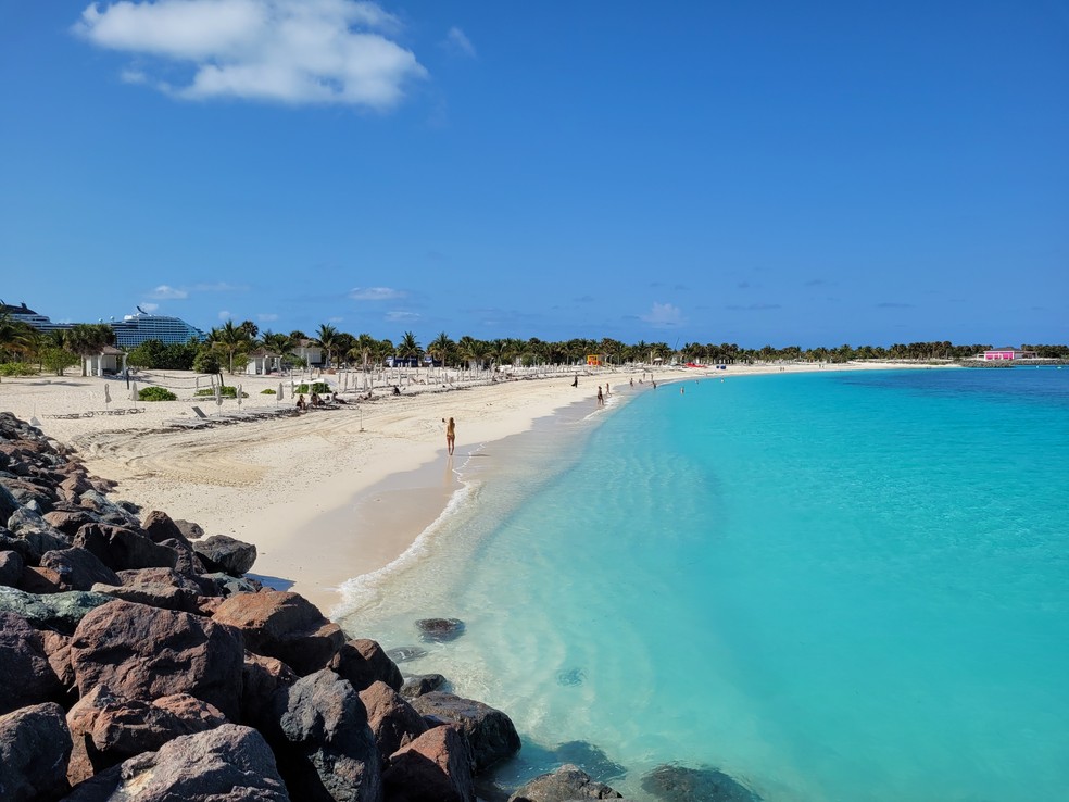 Uma das praias de Ocean Cay Marine Reserve, ilha privada da MSC Cruzeiros nas Bahamas — Foto: Eduardo Maia / O Globo