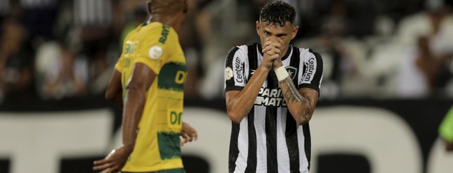 O Botafogo perdeu para o Cuiabá por 1 a 0 — Foto: Alexandre Cassiano/Agência O Globo