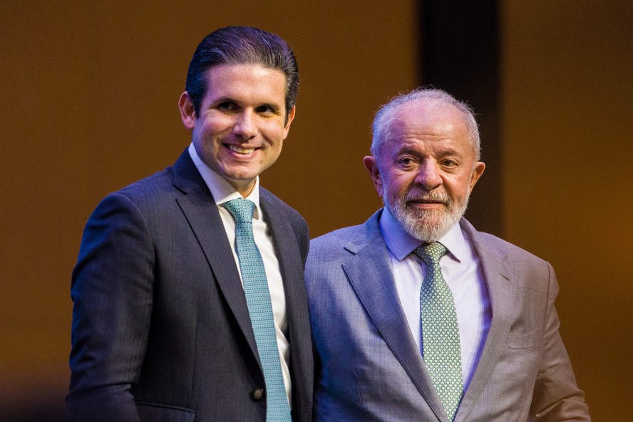 Lula se diz decepcionado com Hugo Motta após derrota no Congresso sobre o IOF