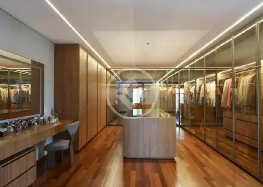 Closet da principal suíte da nova mansão de Zé Felipe — Foto: Divulgação