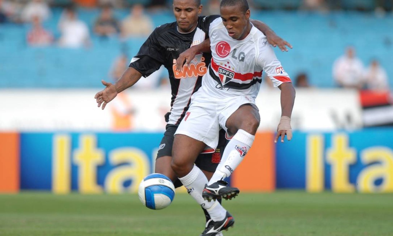 27º - SÃO PAULO (2007) - O atacante Borges em partida contra o Vasco, no Morumbi.  — Foto: Nelson Coelho / Nelson Coelho