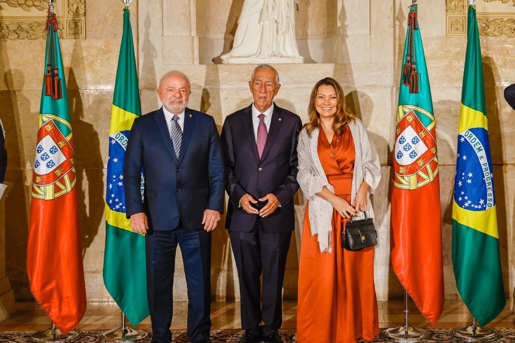 Lula e Janja no jantar com o presidente de Portugal, Marcelo Rebelo de Sousa, em Lisboa — Foto: Ricardo Stuckert/PR