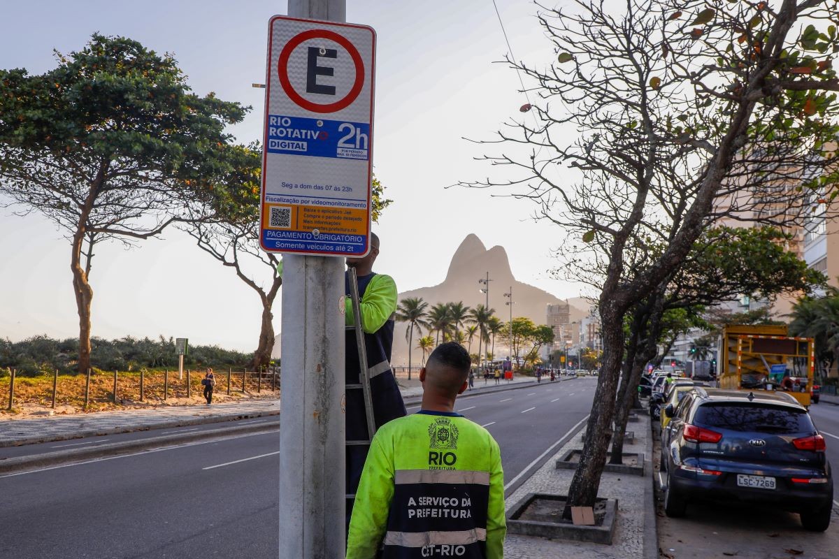 Prefeitura amplia o Rio Rotativo Digital para ruas da Barra, São Conrado e Tijuca; sistema já opera em 4 mil vagas - QTU Questões do Universo