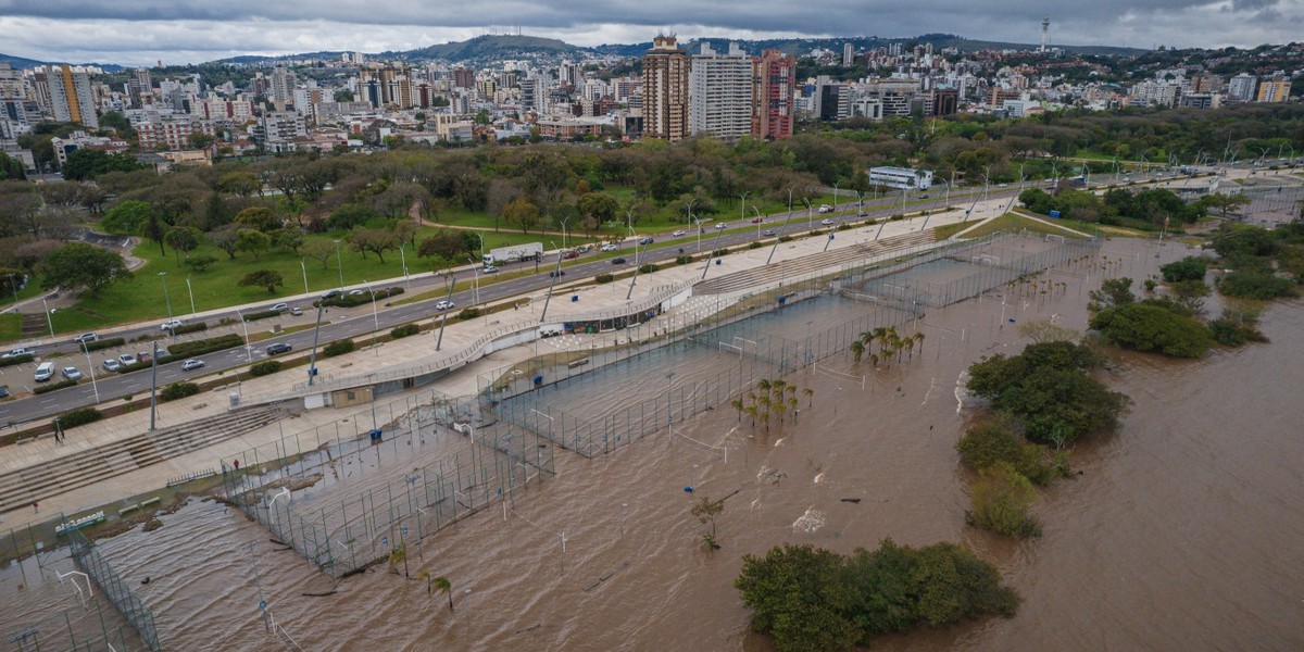 Porto Alegre registra a maior enchente do Guaíba em 56 anos