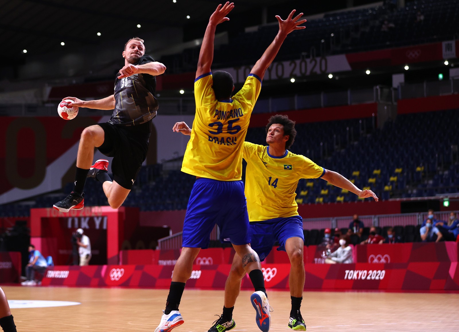 A seleção brasileira de handebol masculino perdeu para a Alemanha por 29 a 25, encerrando sua participação na Olimpíada de TóquioREUTERS