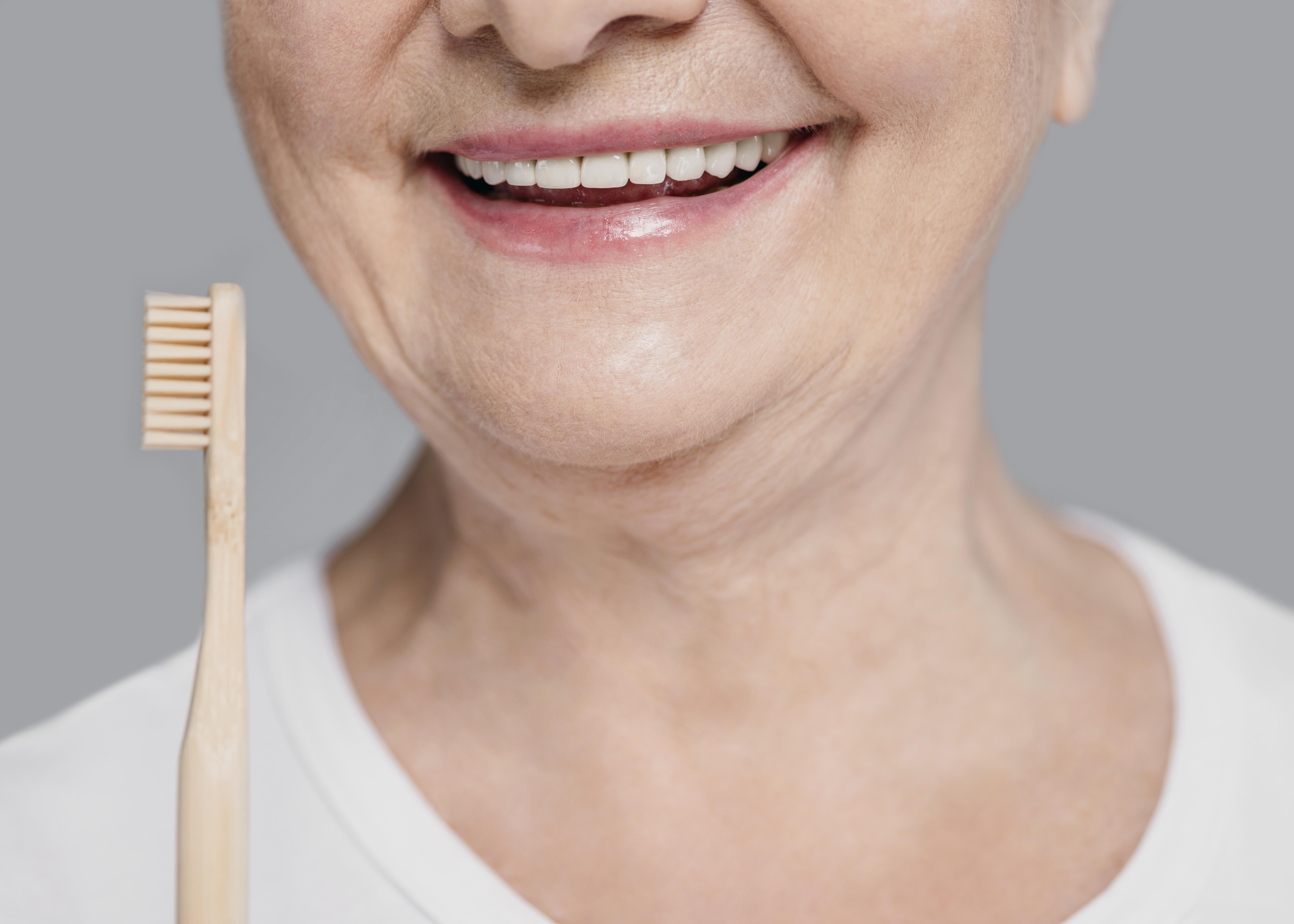 Boca saudável: conheça os problemas e tratamentos para problemas dentários em idosos