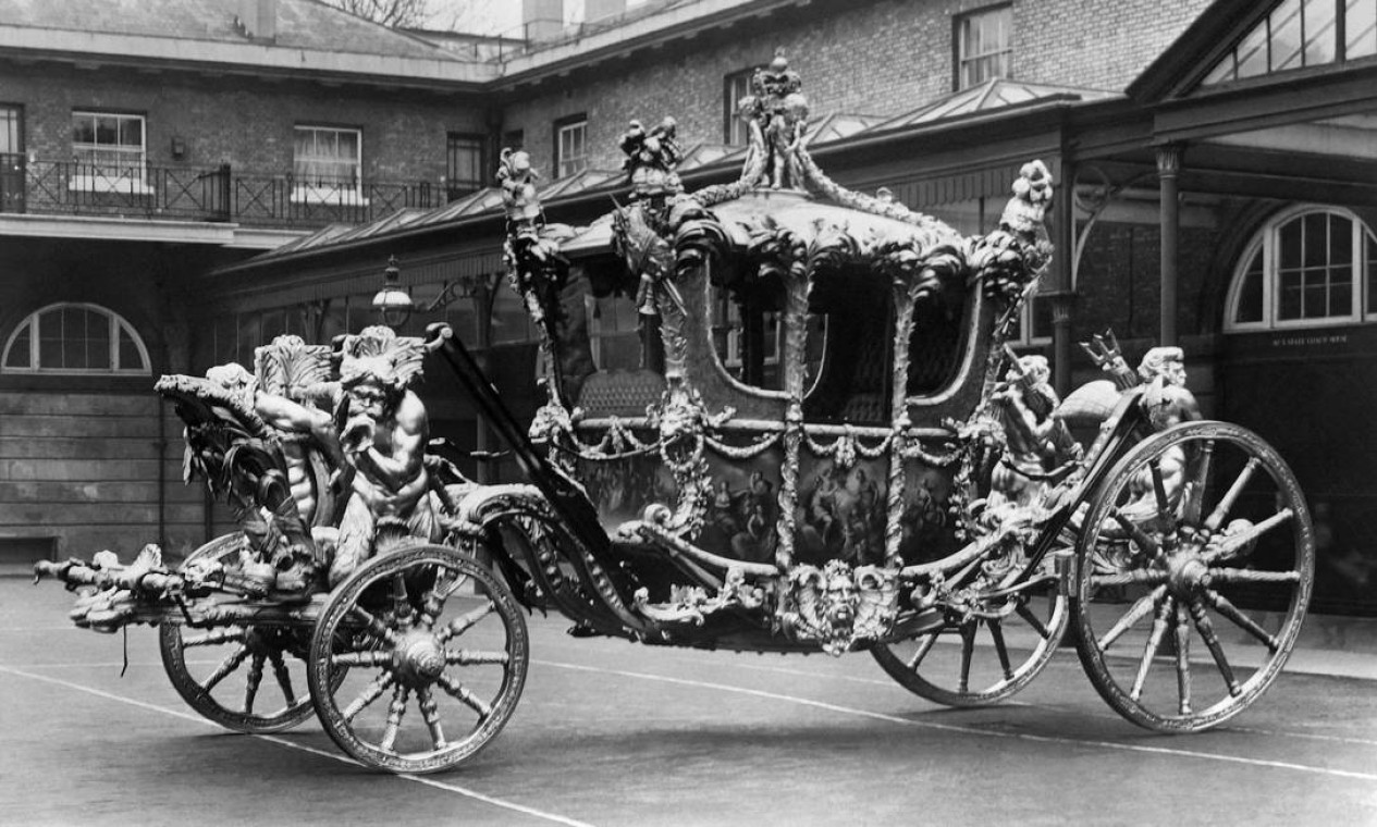 Foto tirada em janeiro de 1952 mostrando a carruagem da futura rainha Elizabeth II. A princesa Elizabeth II será coroada em 2 de junho de 1953.  — Foto: Arquivo / AFP