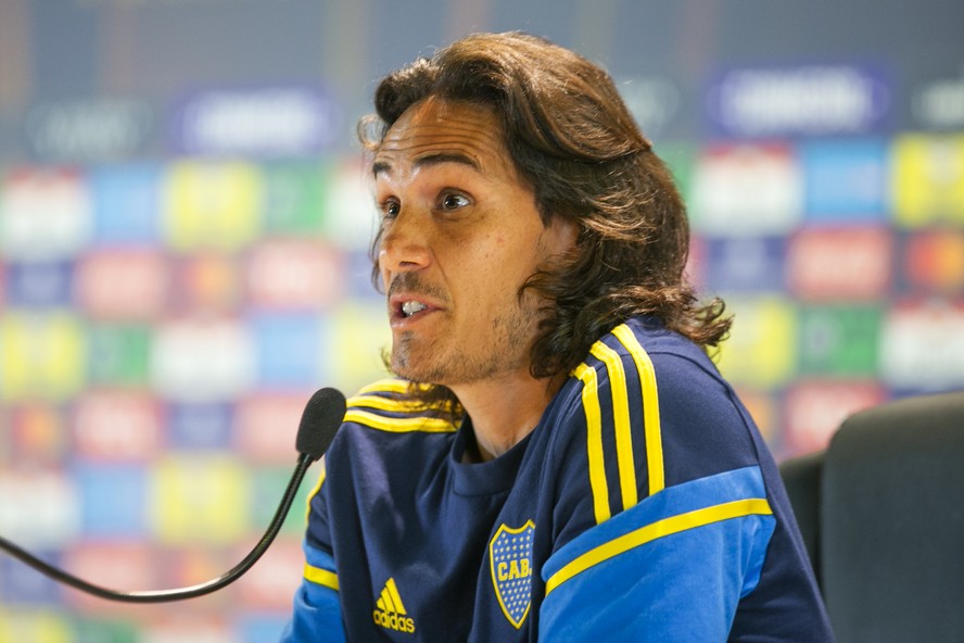 A CULPA É SUA! Com o secador ligado, torcedores criticam Cavani