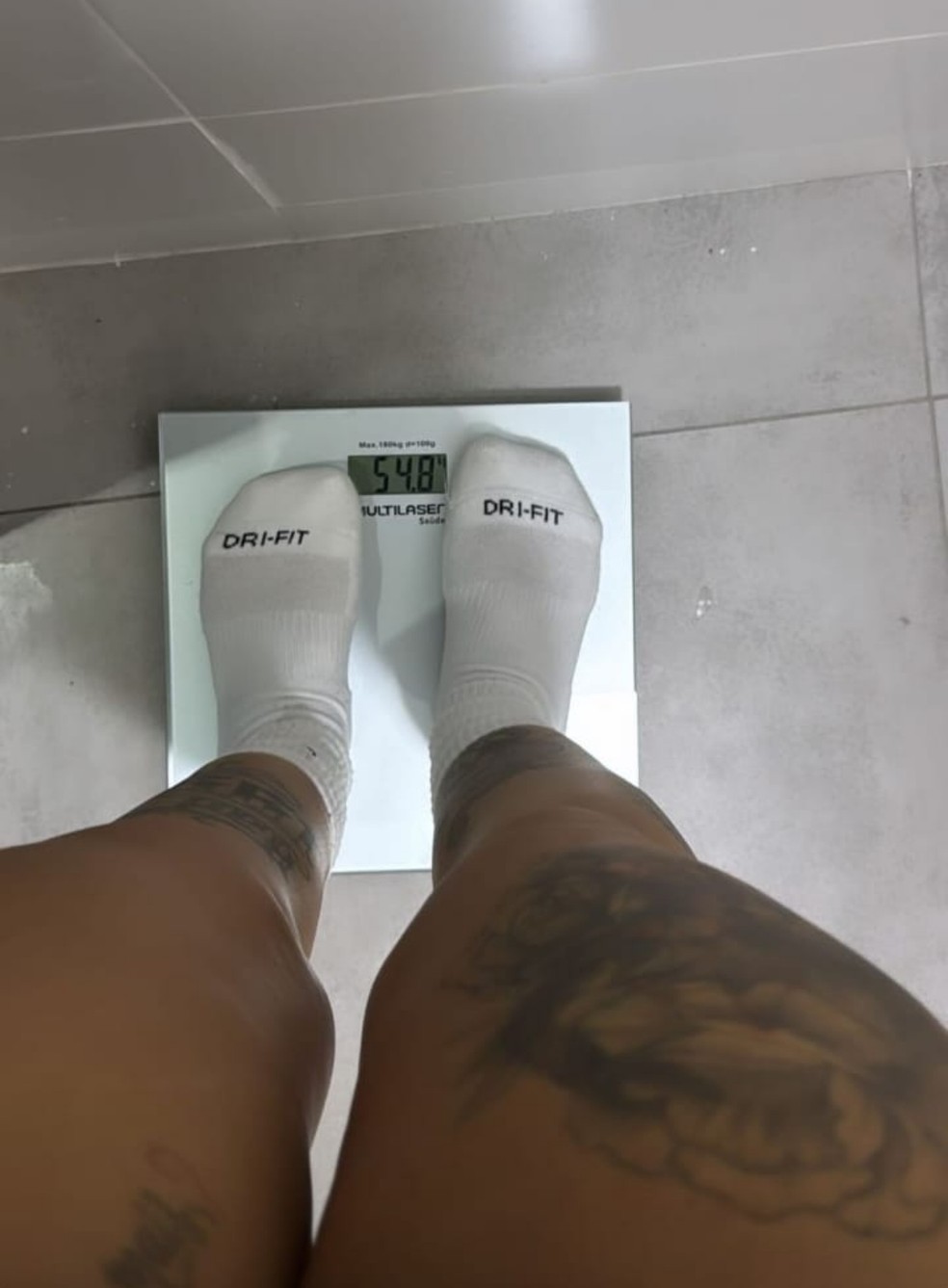 MC Mirella mostrou quanto está pesando depois do nascimento da filha — Foto: Reprodução Instagram