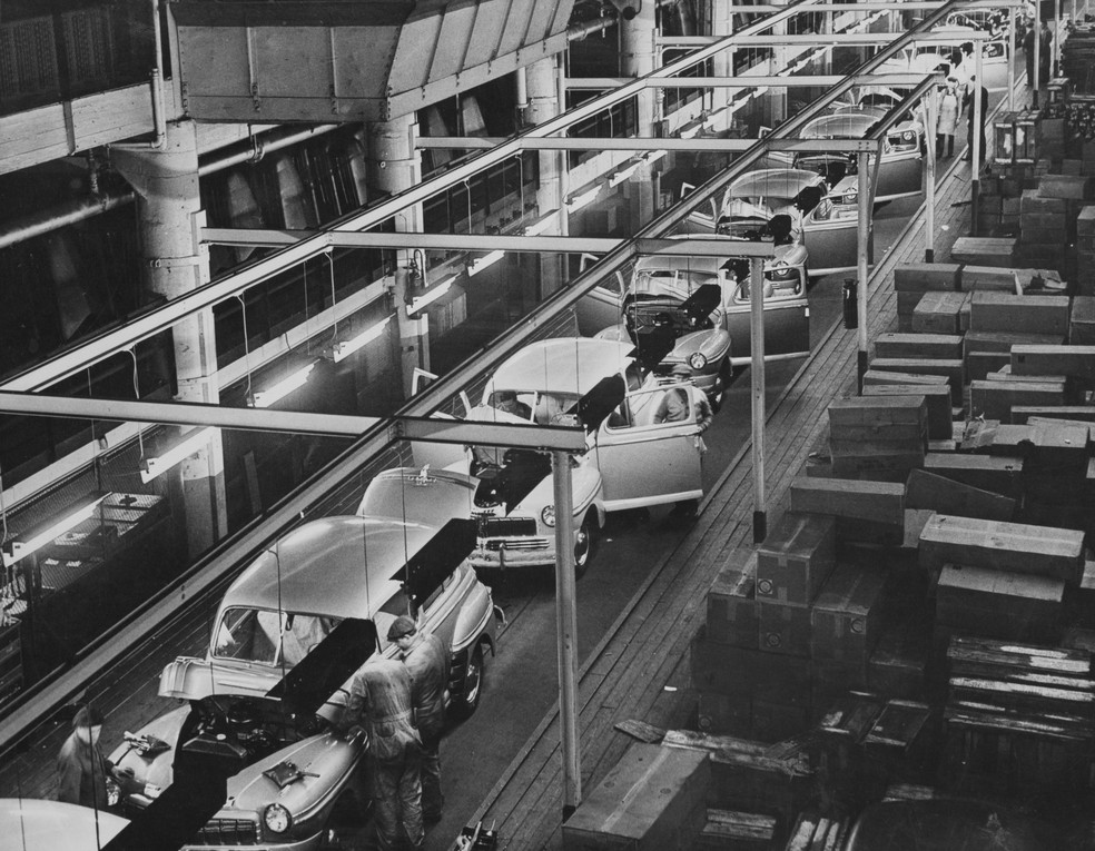 Carros fabricados pela Ford em Michigan em 1947, no mesmo ano em que o Acordo Geral de Tarifas e Comercio (GATT na sigla em inglês), que garantia o livre comércio, foi assinado — Foto: Arquivo/Bloomberg