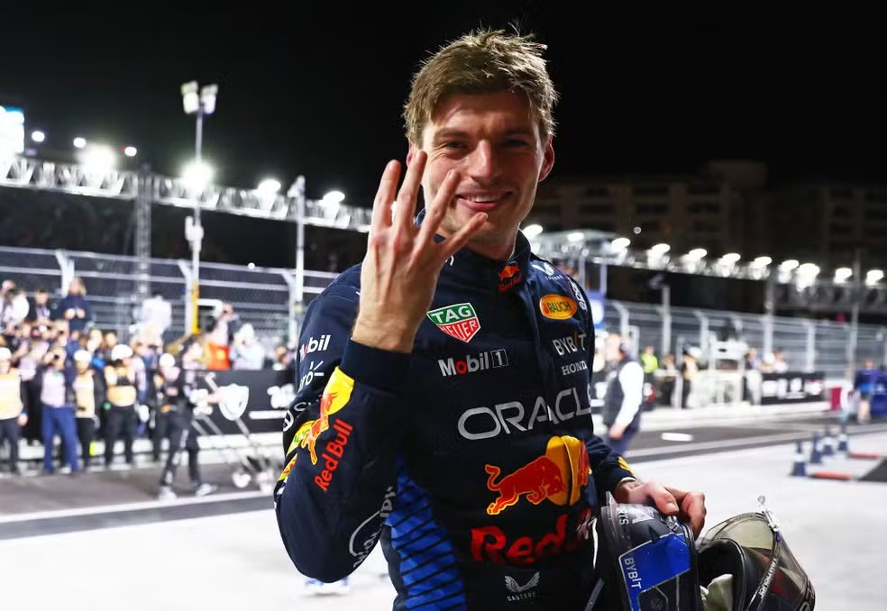 Verstappen se consagra tetracampeão de F1 no GP de Las Vegas após chegar em 5°. Russel ficou em 1°