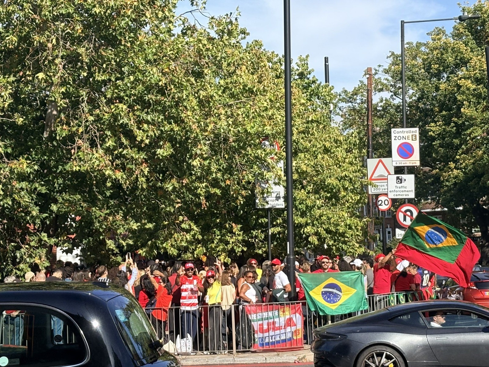 Boca de urna no exterior? Vídeos mostram manifestações de apoiadores de Lula em Londres e Lisboa - Foto