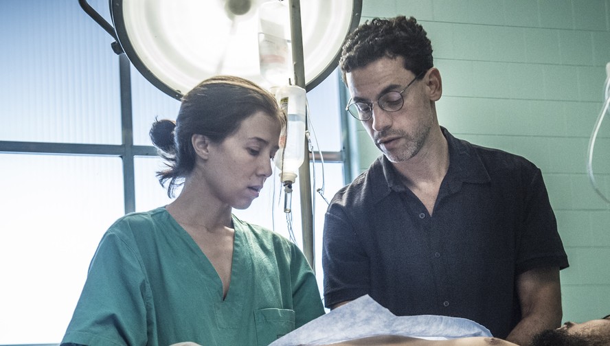 Marjorie Estiano e Marcio Maranhão em 'Sob pressão'