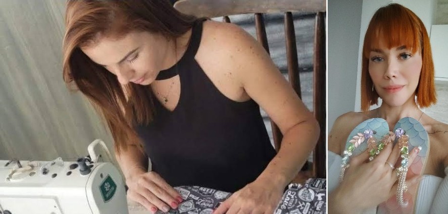 Suzane von Richthofen na máquina de costura e, à direita, a gerente financeira Pamela Siqueira, que comprou sandália personalizada